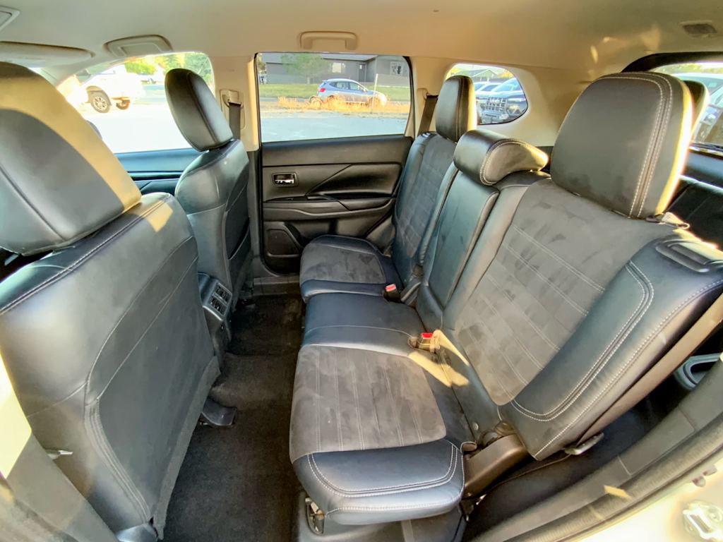 Thumbnail: 2019 Mitsubishi Outlander - 13