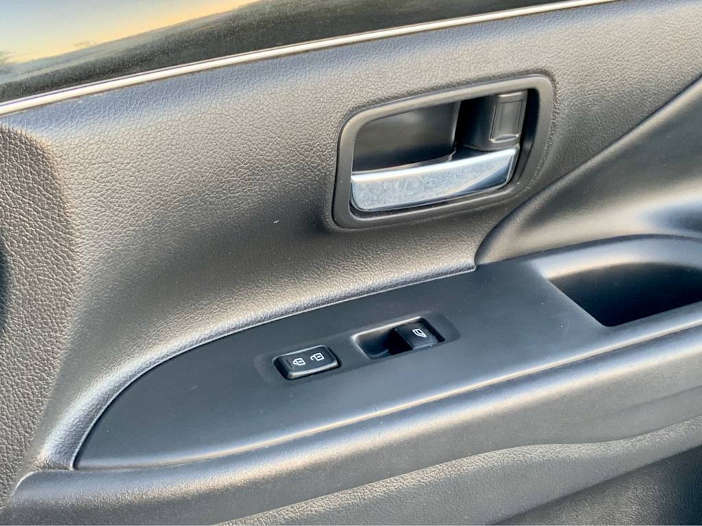 Thumbnail: 2019 Mitsubishi Outlander - 37