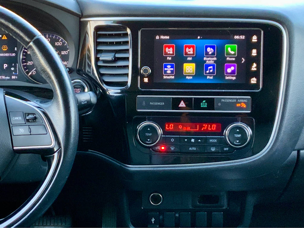 Thumbnail: 2019 Mitsubishi Outlander - 16