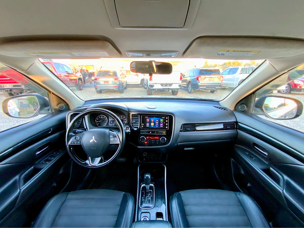 Thumbnail: 2019 Mitsubishi Outlander - 2