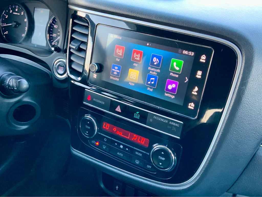 Thumbnail: 2019 Mitsubishi Outlander - 32