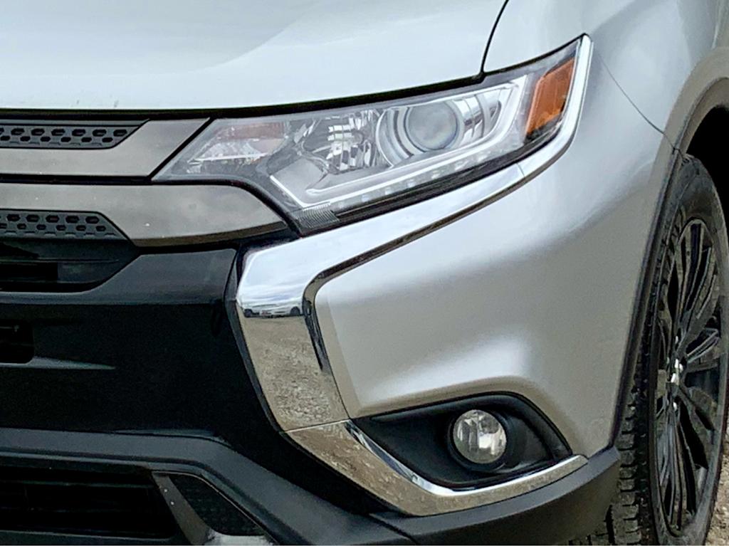 Thumbnail: 2020 Mitsubishi Outlander - 23