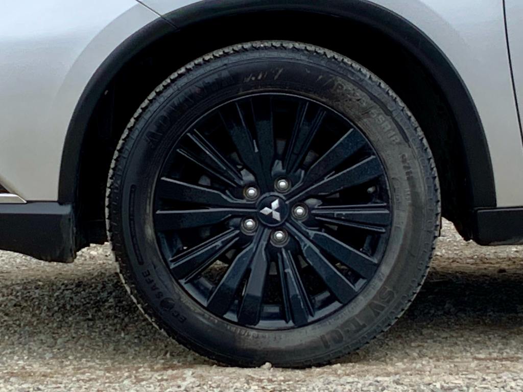 Thumbnail: 2020 Mitsubishi Outlander - 8