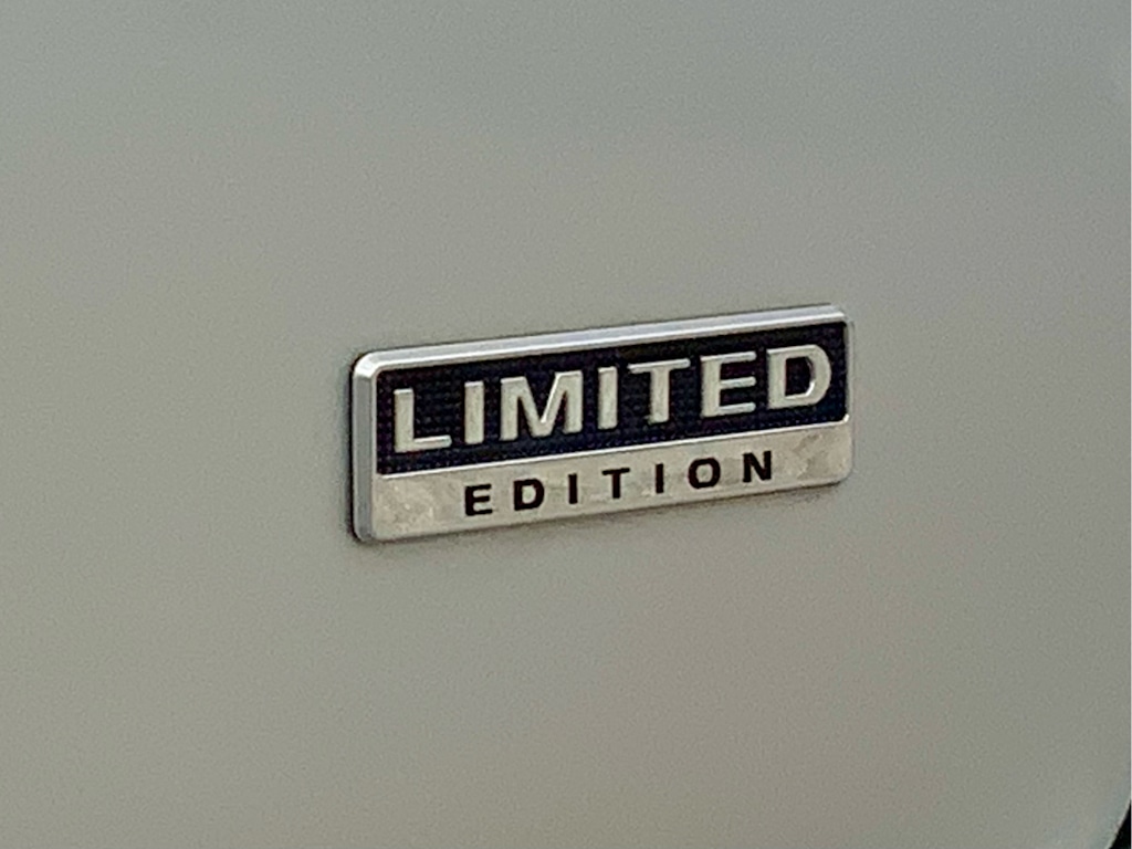 Thumbnail: 2020 Mitsubishi Outlander - 15
