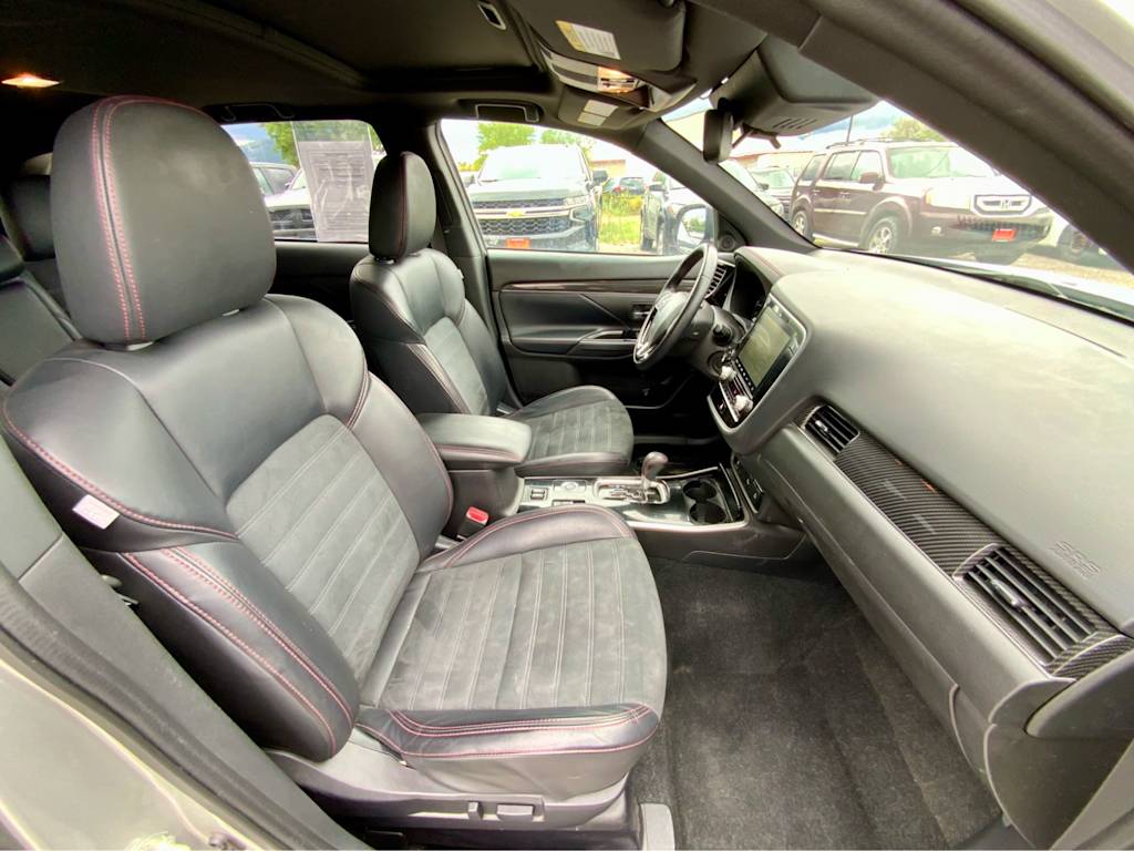 Thumbnail: 2020 Mitsubishi Outlander - 11