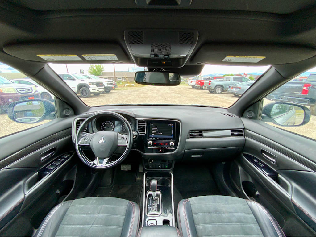 Thumbnail: 2020 Mitsubishi Outlander - 2