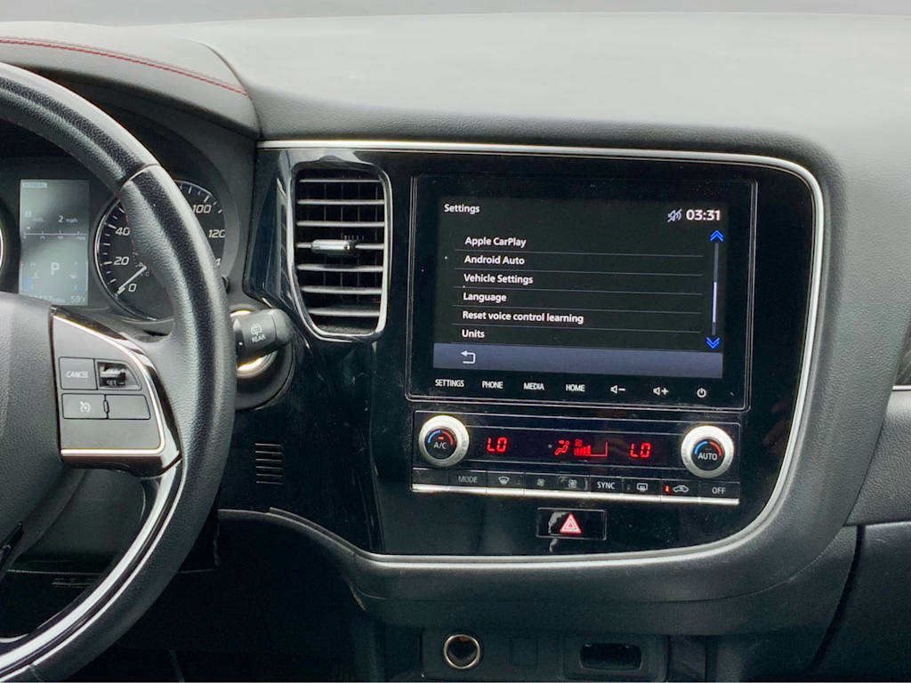Thumbnail: 2020 Mitsubishi Outlander - 14