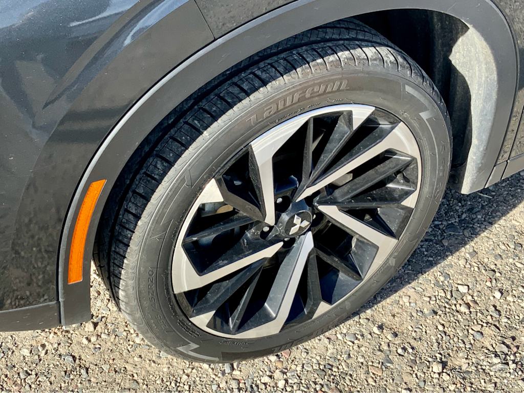 Thumbnail: 2024 Mitsubishi Outlander - 32