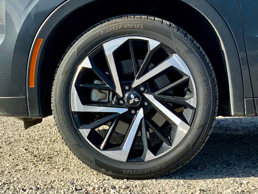 Thumbnail: 2024 Mitsubishi Outlander - 31