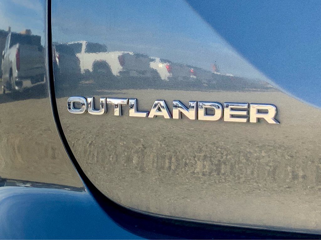 Thumbnail: 2024 Mitsubishi Outlander - 7