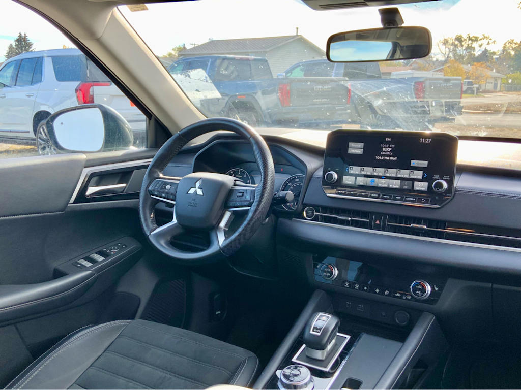 Thumbnail: 2024 Mitsubishi Outlander - 39