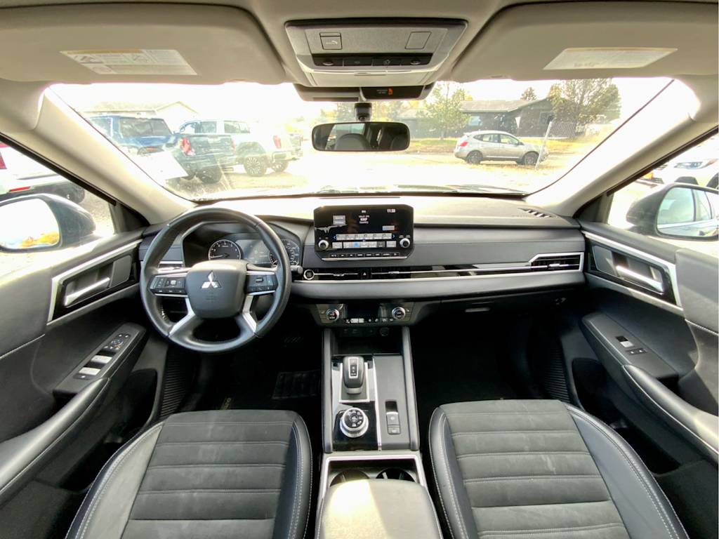 Thumbnail: 2024 Mitsubishi Outlander - 2