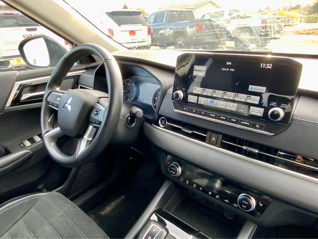 Thumbnail: 2024 Mitsubishi Outlander - 45