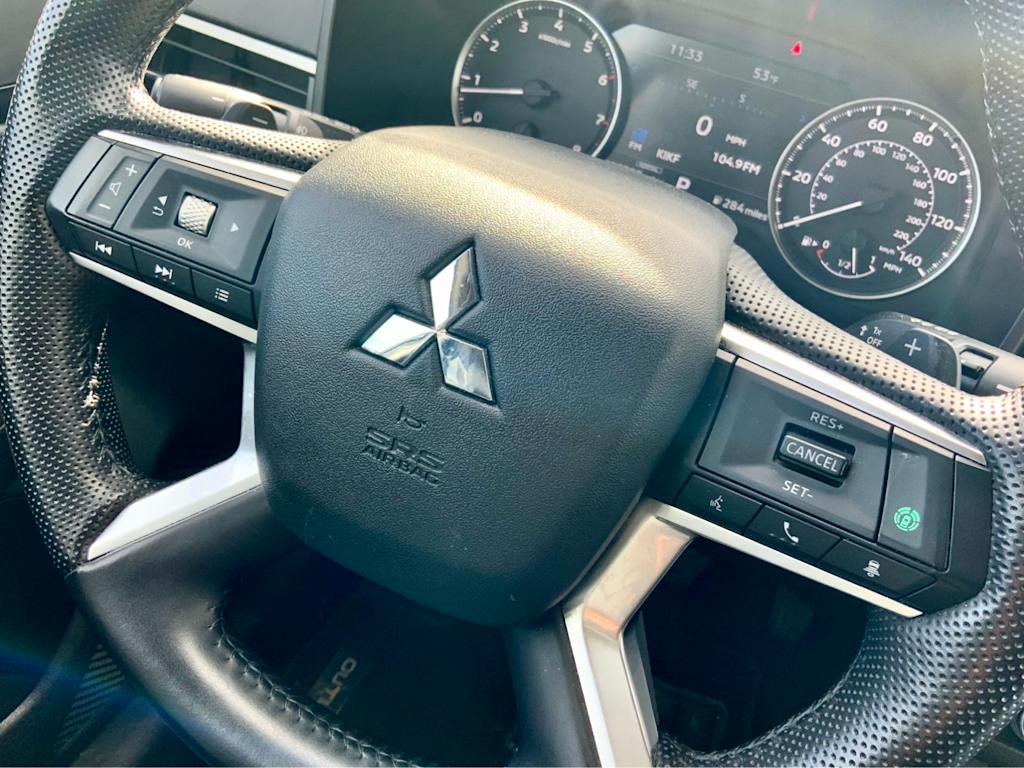 Thumbnail: 2024 Mitsubishi Outlander - 43