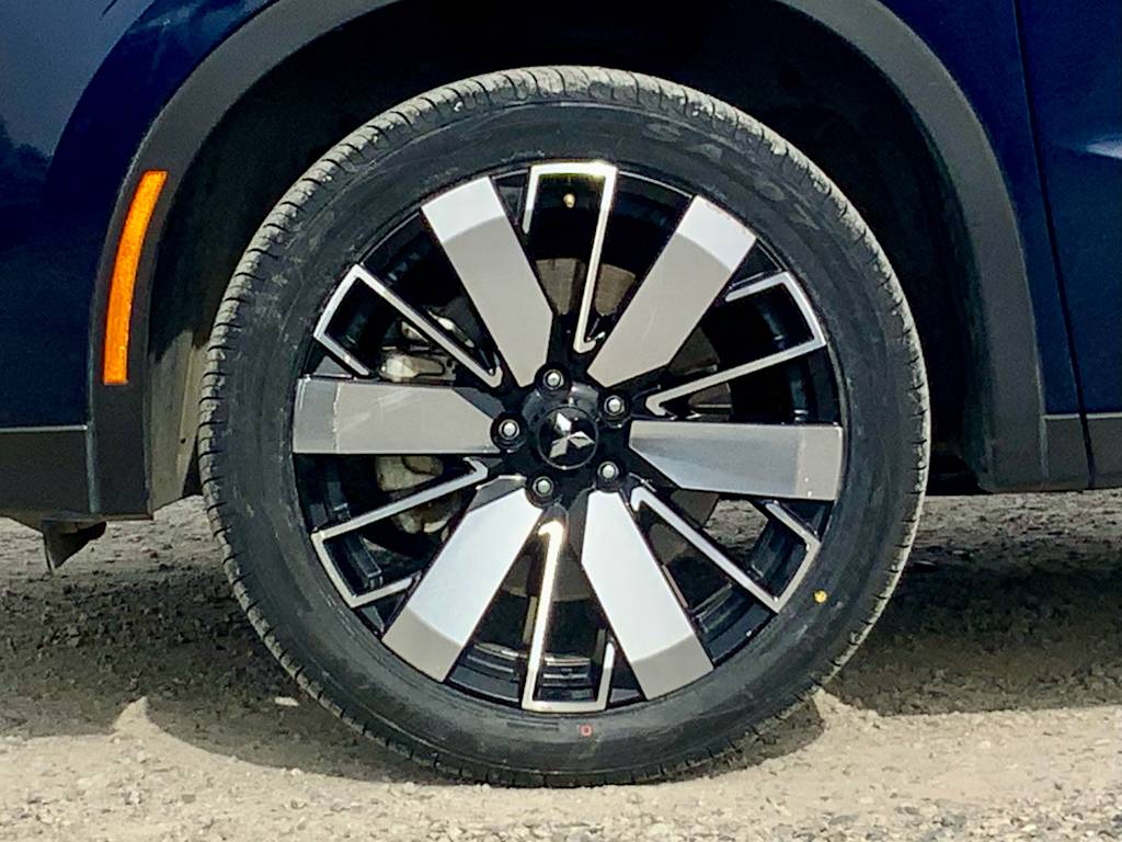 Thumbnail: 2025 Mitsubishi Outlander - 8