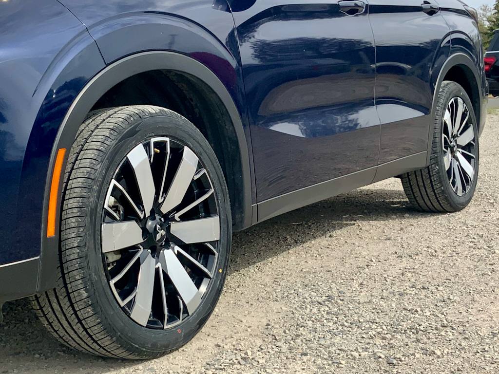 Thumbnail: 2025 Mitsubishi Outlander - 24