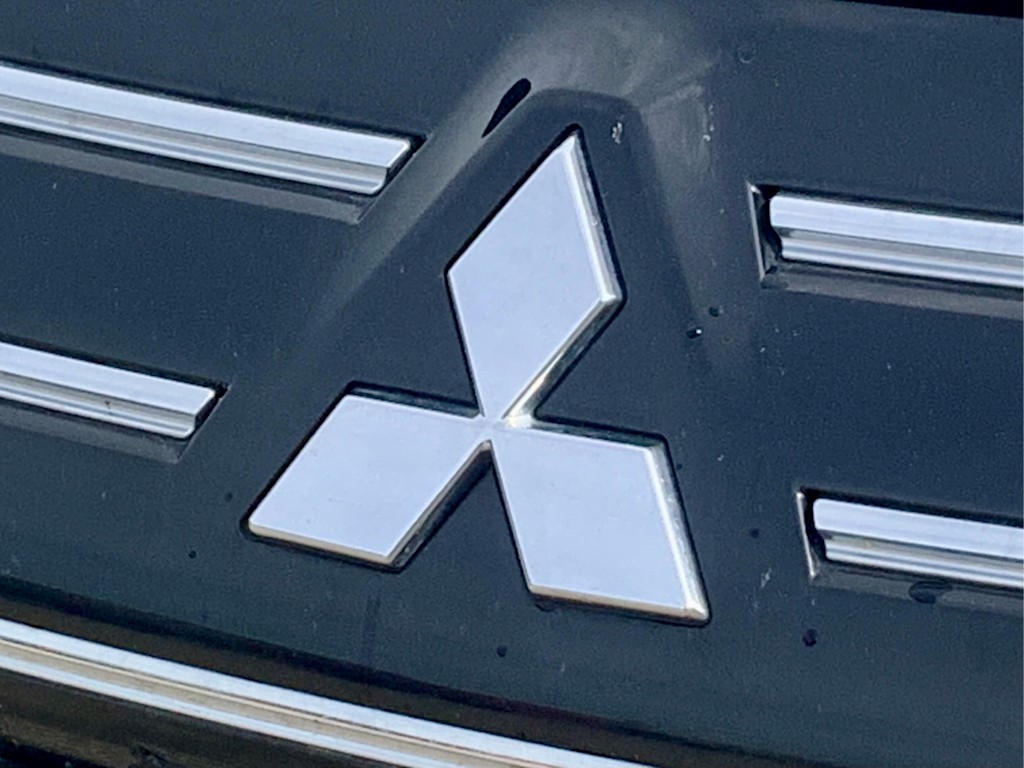 Thumbnail: 2025 Mitsubishi Outlander - 25