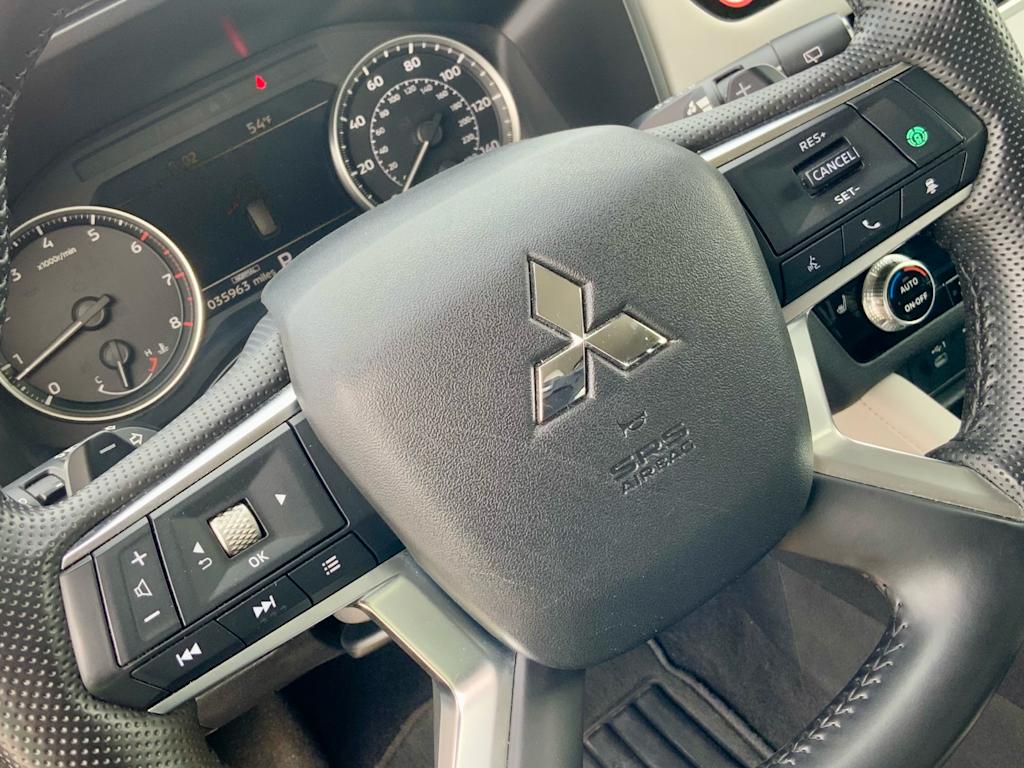 Thumbnail: 2025 Mitsubishi Outlander - 37