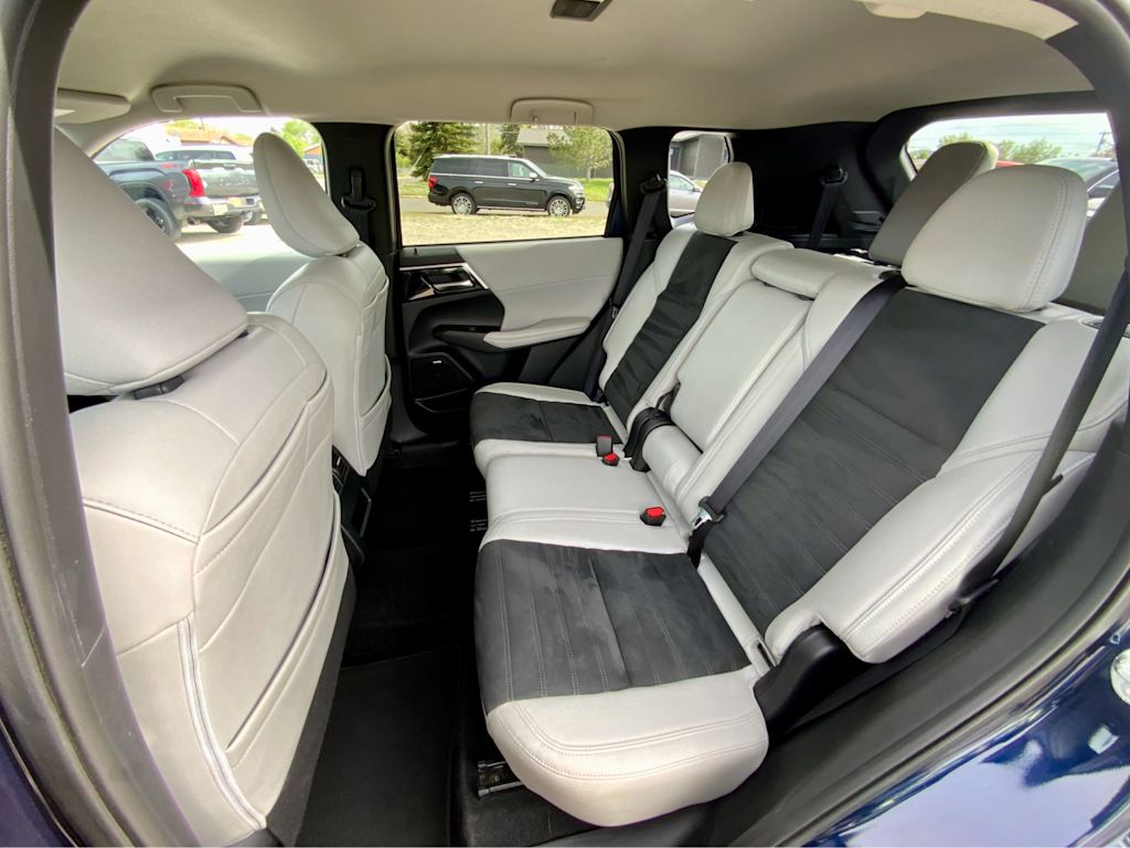 Thumbnail: 2025 Mitsubishi Outlander - 12