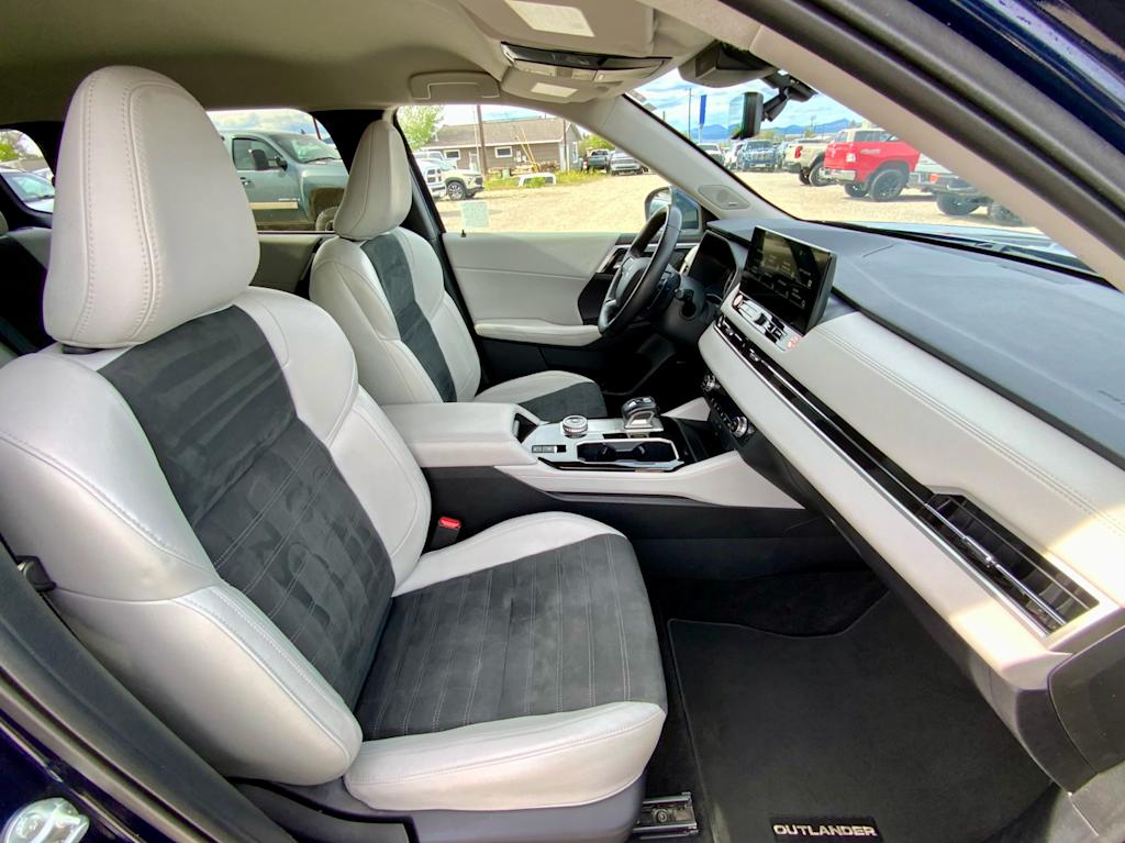 Thumbnail: 2025 Mitsubishi Outlander - 11