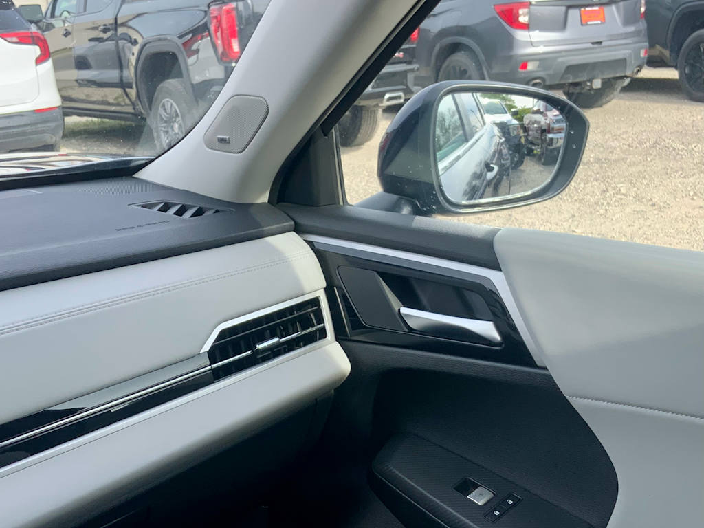 Thumbnail: 2025 Mitsubishi Outlander - 34