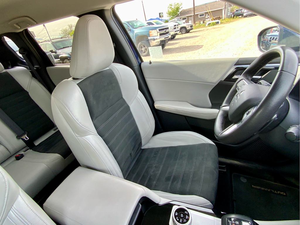 Thumbnail: 2025 Mitsubishi Outlander - 29