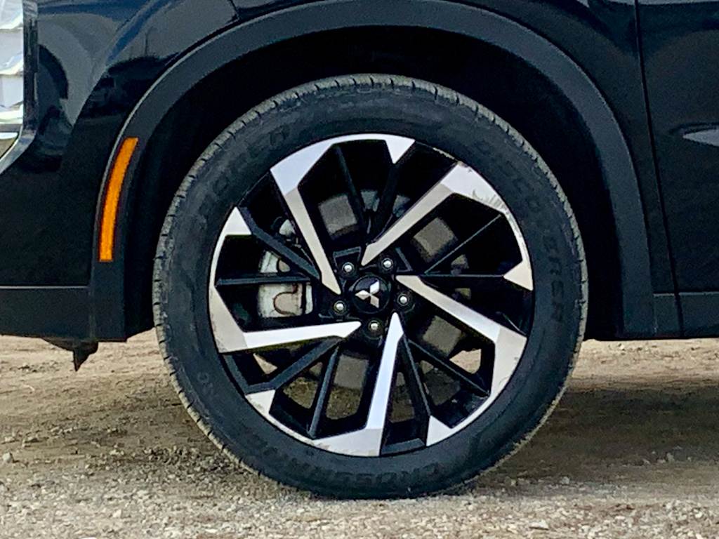 Thumbnail: 2024 Mitsubishi Outlander - 27