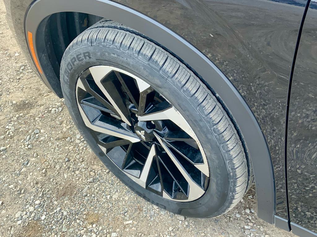 Thumbnail: 2024 Mitsubishi Outlander - 28