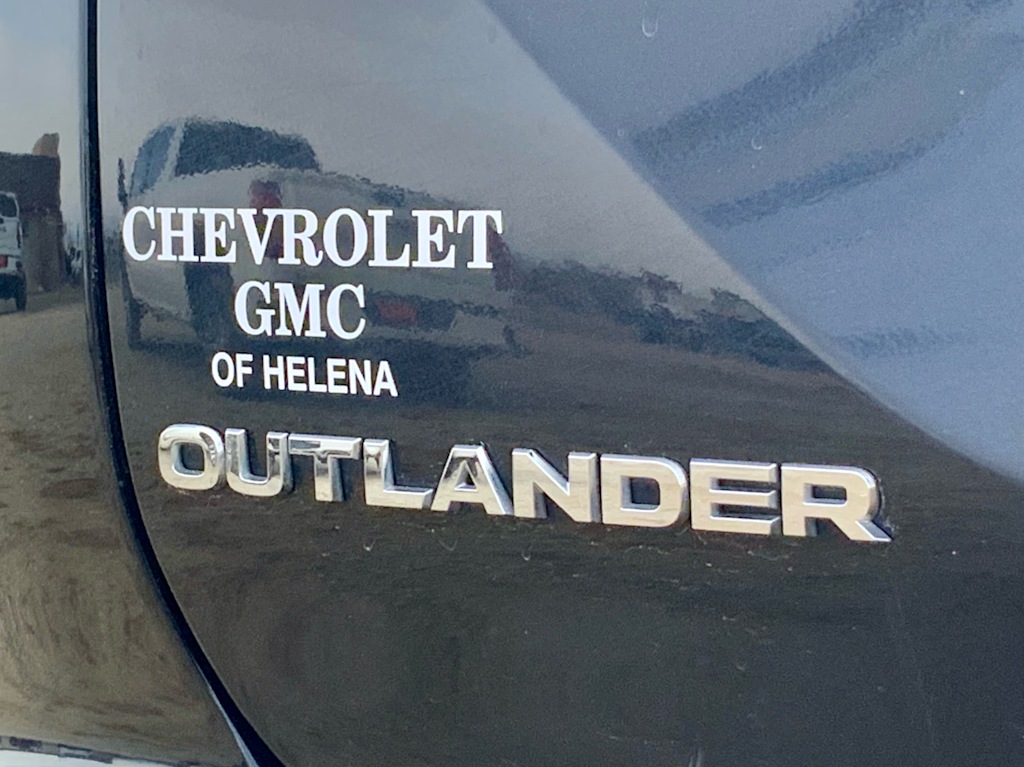 Thumbnail: 2024 Mitsubishi Outlander - 16