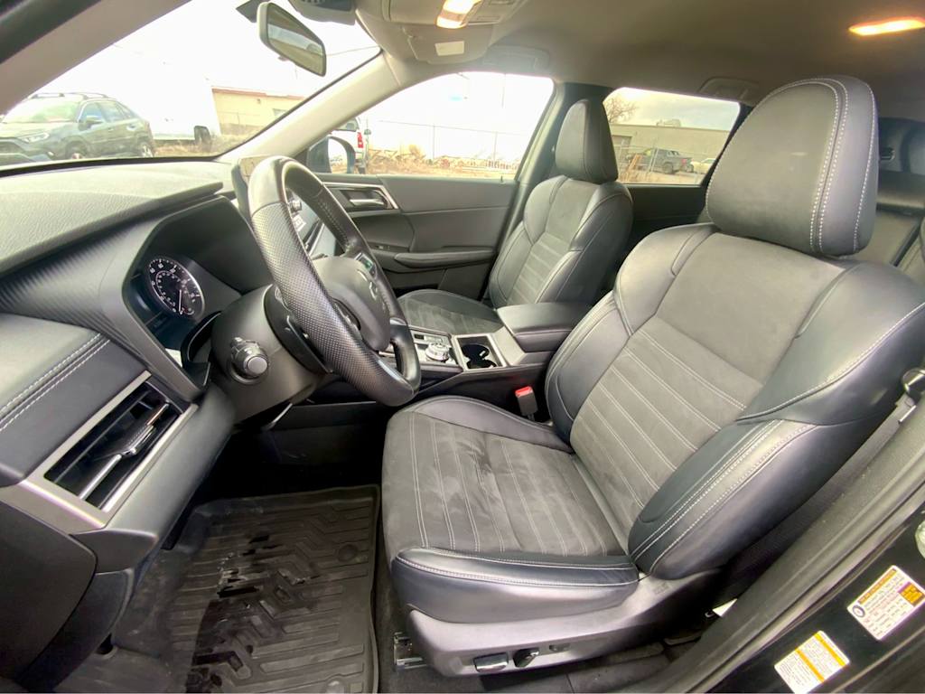 Thumbnail: 2024 Mitsubishi Outlander - 10