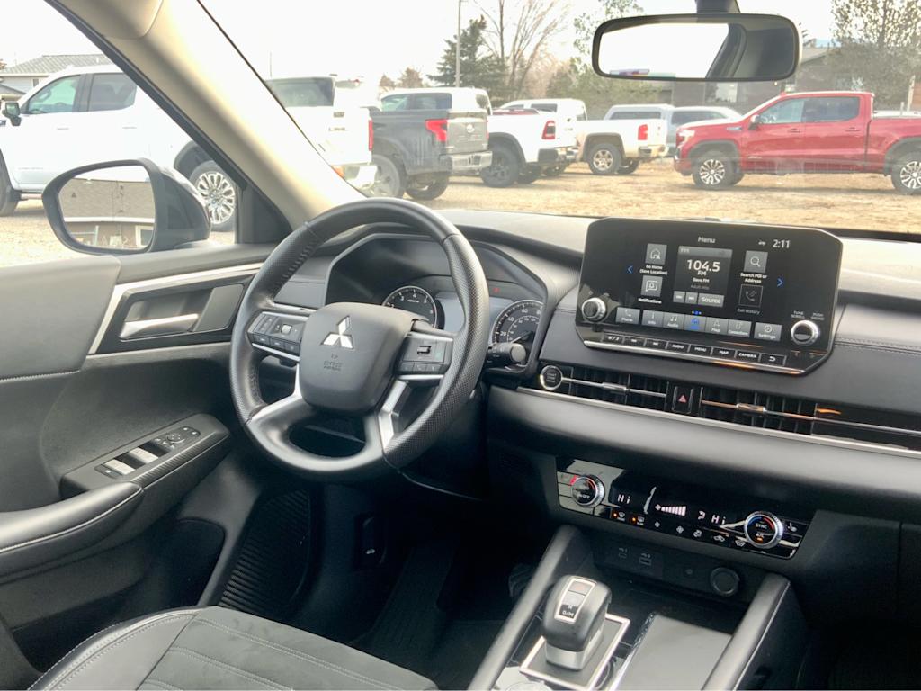 Thumbnail: 2024 Mitsubishi Outlander - 38