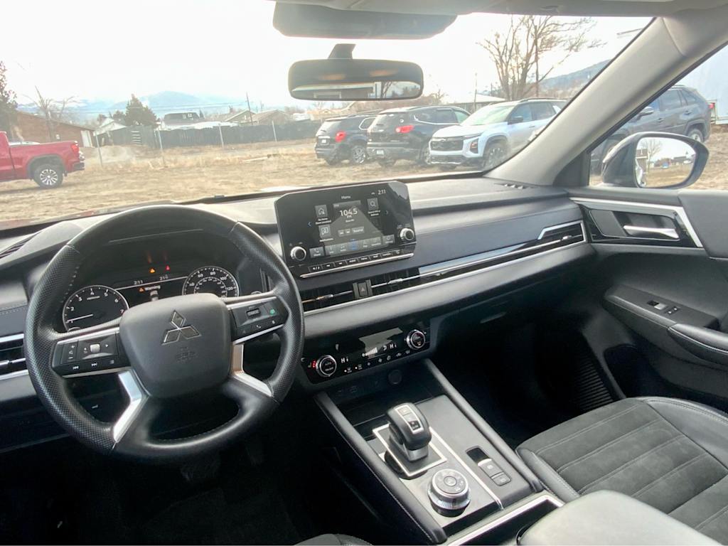 Thumbnail: 2024 Mitsubishi Outlander - 14