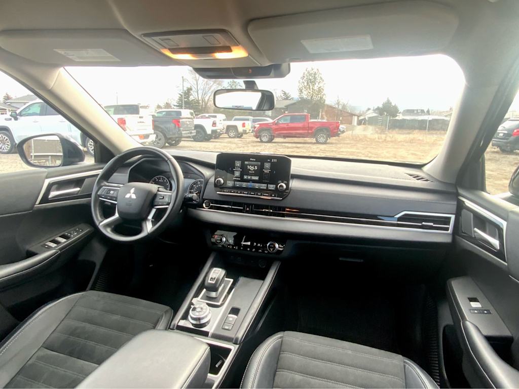 Thumbnail: 2024 Mitsubishi Outlander - 13