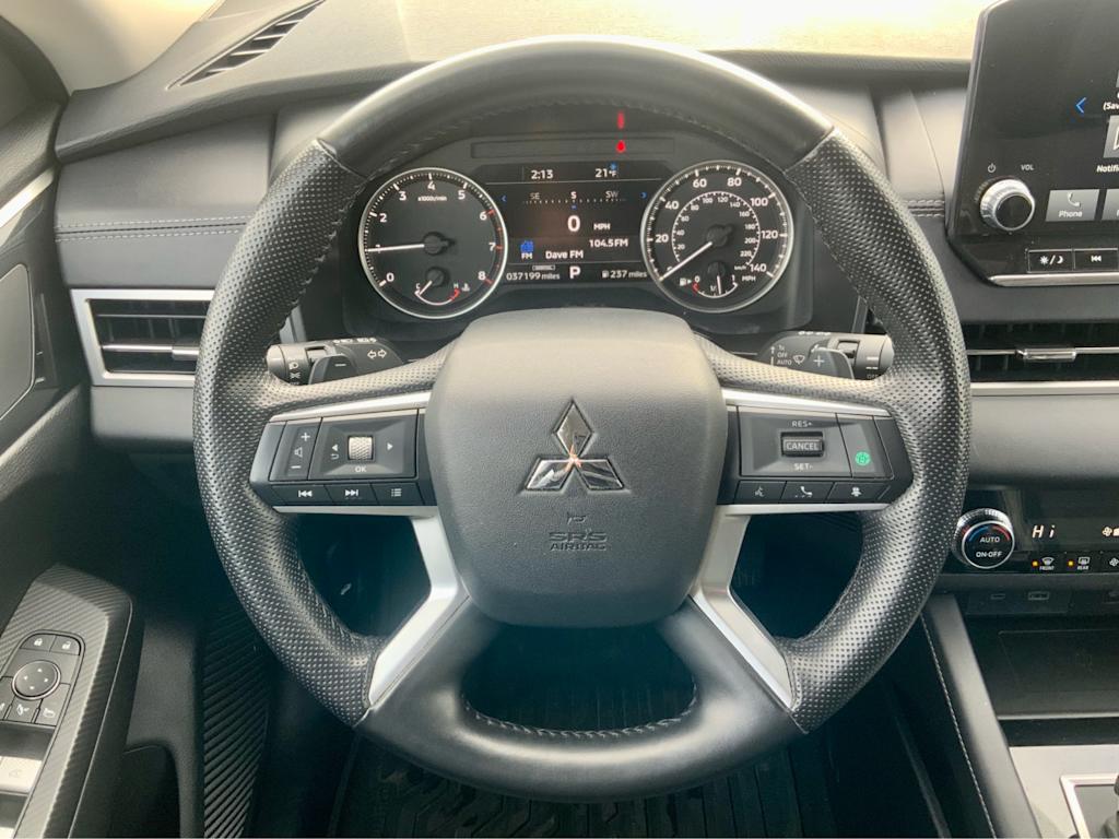 Thumbnail: 2024 Mitsubishi Outlander - 41