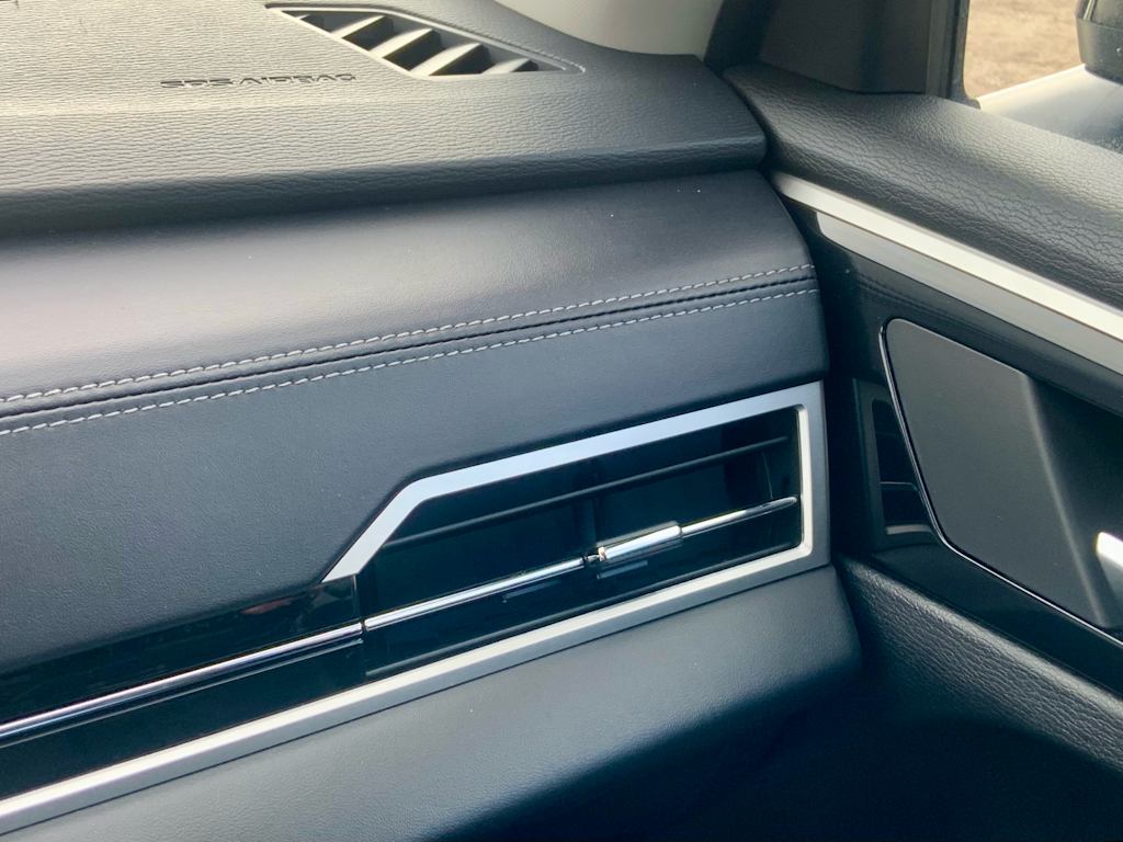 Thumbnail: 2024 Mitsubishi Outlander - 53