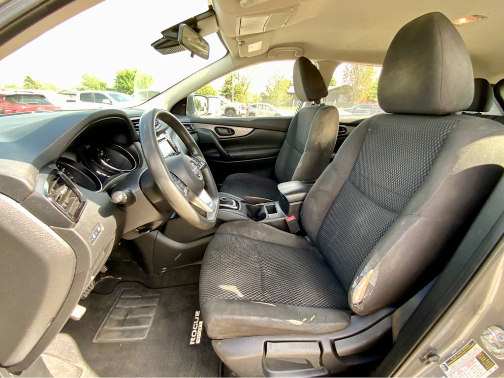 Thumbnail: 2021 Nissan Rogue Sport - 10