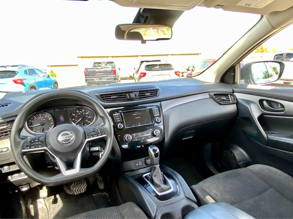 Thumbnail: 2021 Nissan Rogue Sport - 14