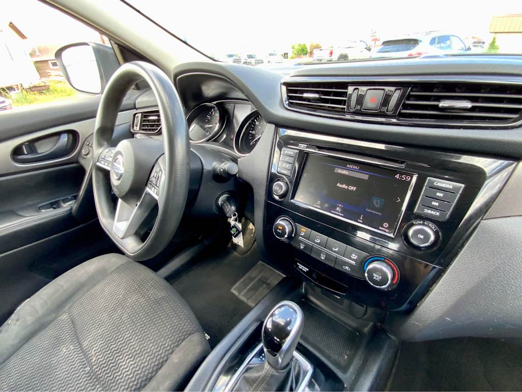 Thumbnail: 2021 Nissan Rogue Sport - 42