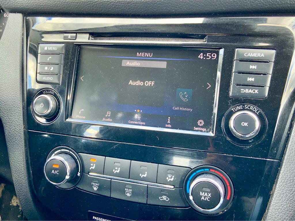 Thumbnail: 2021 Nissan Rogue Sport - 44