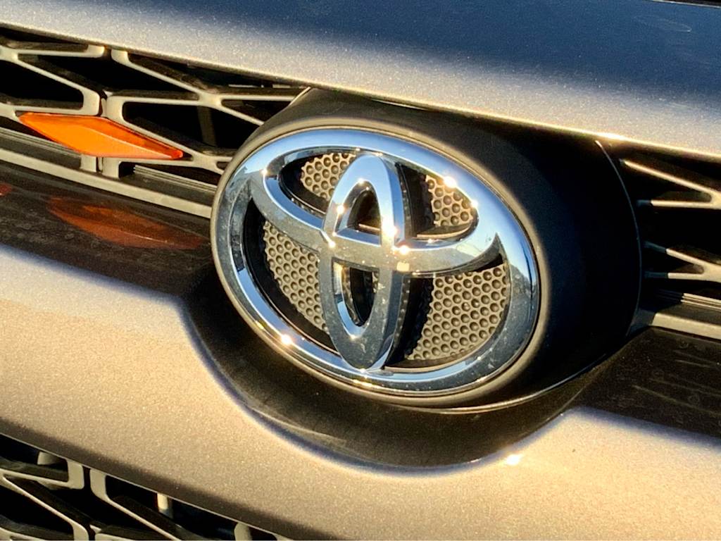 Thumbnail: 2018 Toyota 4Runner - 6