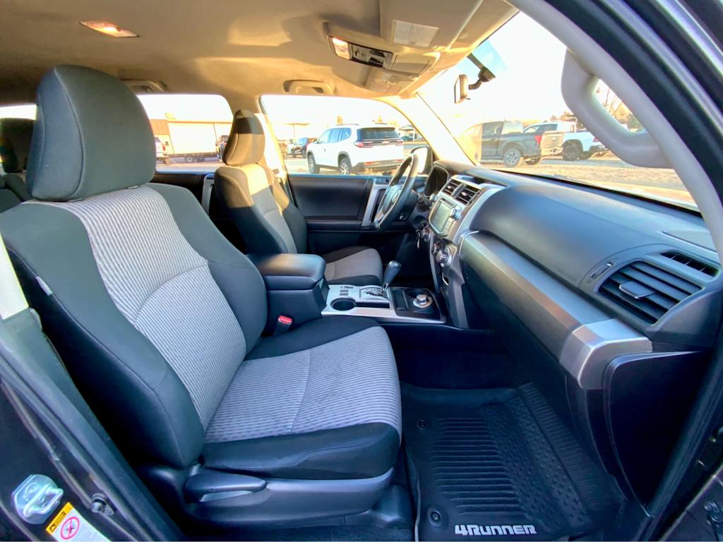 Thumbnail: 2018 Toyota 4Runner - 10