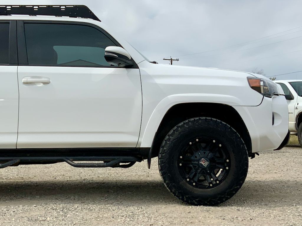 Thumbnail: 2018 Toyota 4Runner - 8