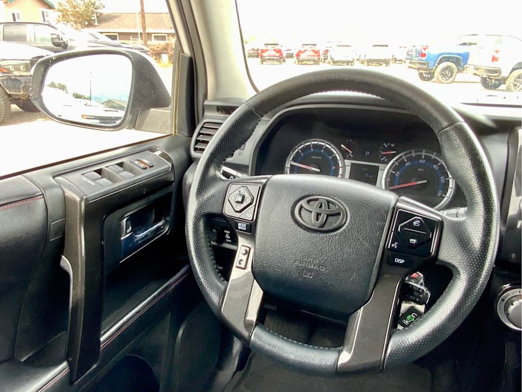 Thumbnail: 2018 Toyota 4Runner - 42