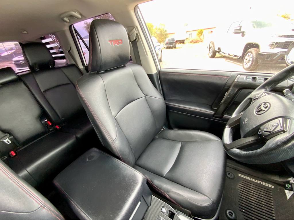 Thumbnail: 2018 Toyota 4Runner - 38