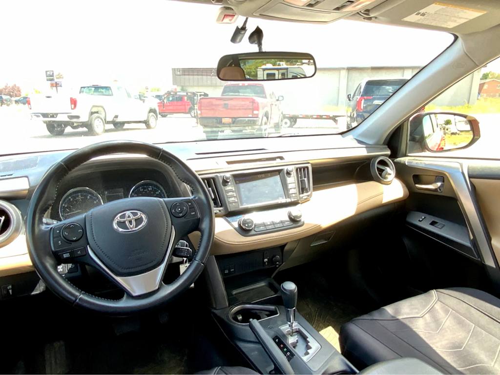 Thumbnail: 2016 Toyota RAV4 - 14