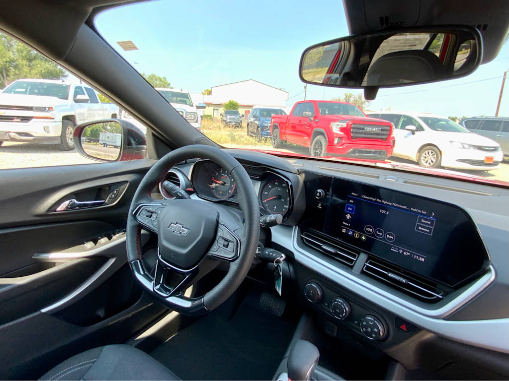 Thumbnail: 2026 Chevrolet Trax - 9