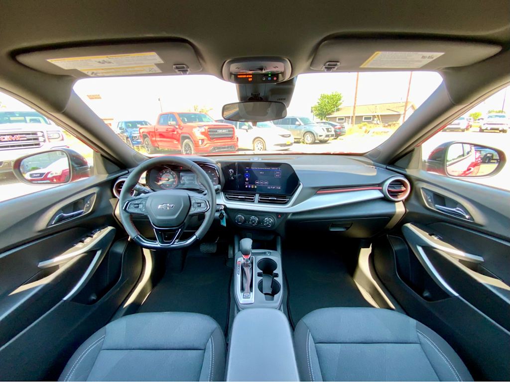 Thumbnail: 2026 Chevrolet Trax - 2