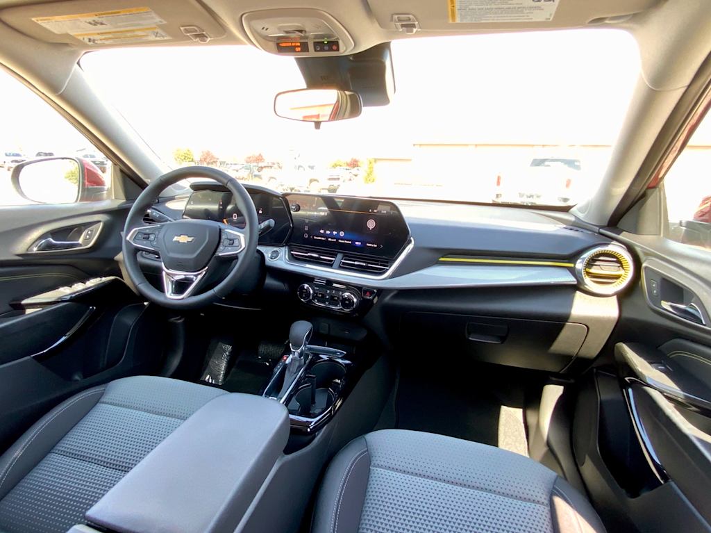 Thumbnail: 2025 Chevrolet Trax - 13