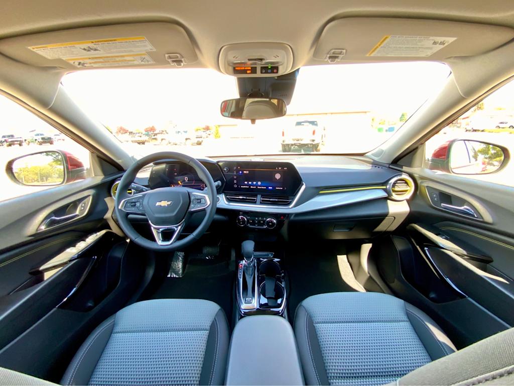 Thumbnail: 2025 Chevrolet Trax - 2