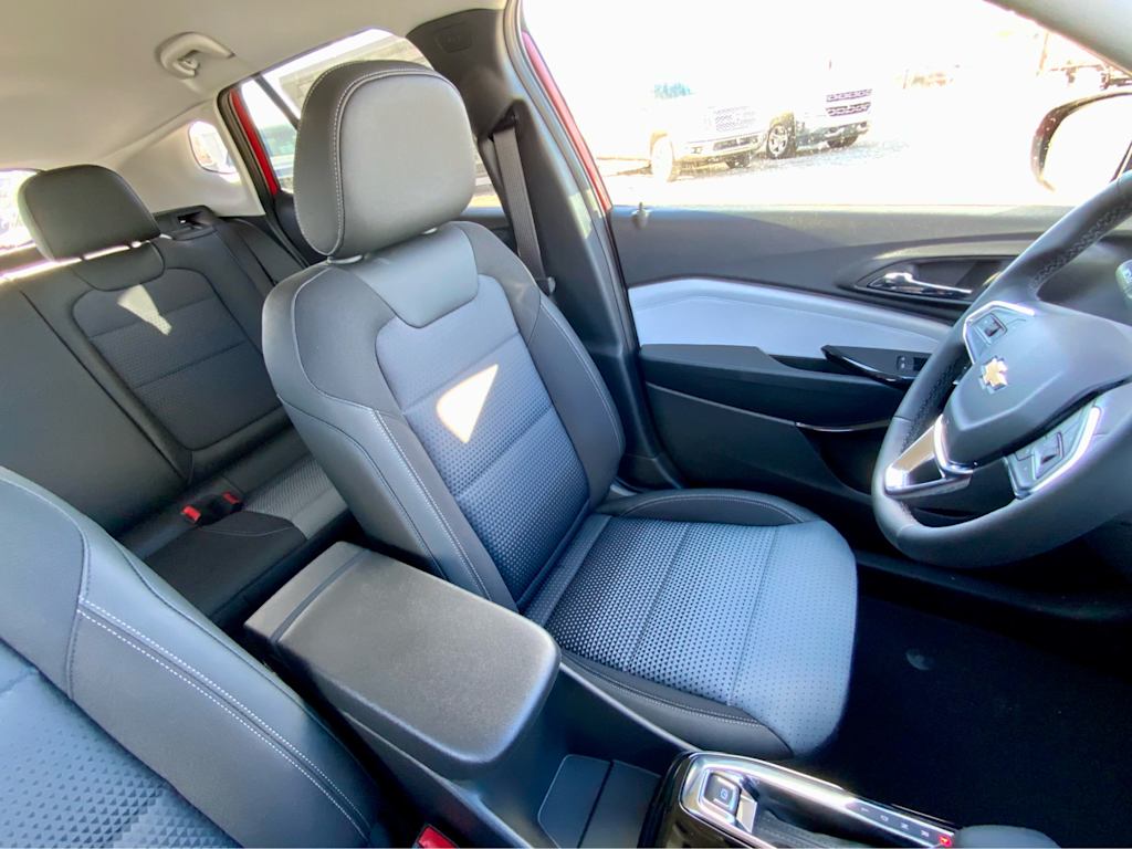 Thumbnail: 2026 Chevrolet Trax - 32